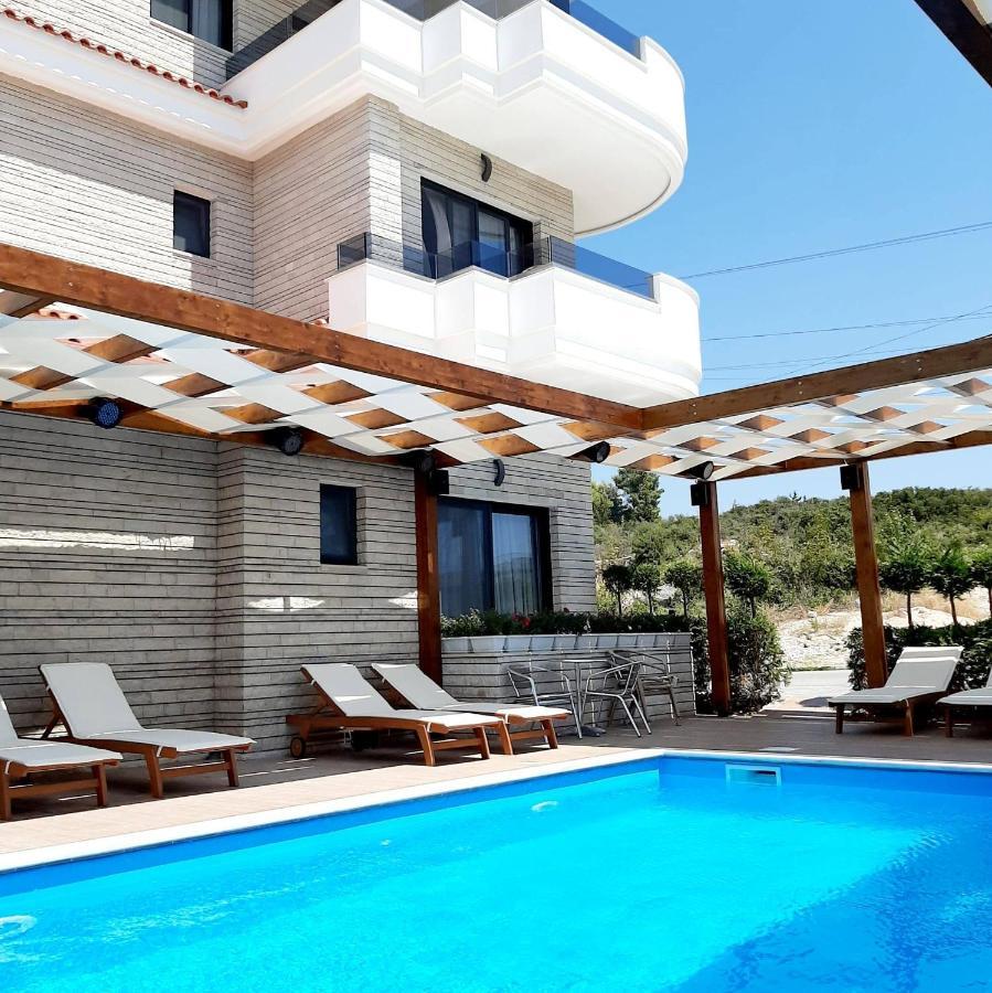 Hotel Sole Sarandë エクステリア 写真