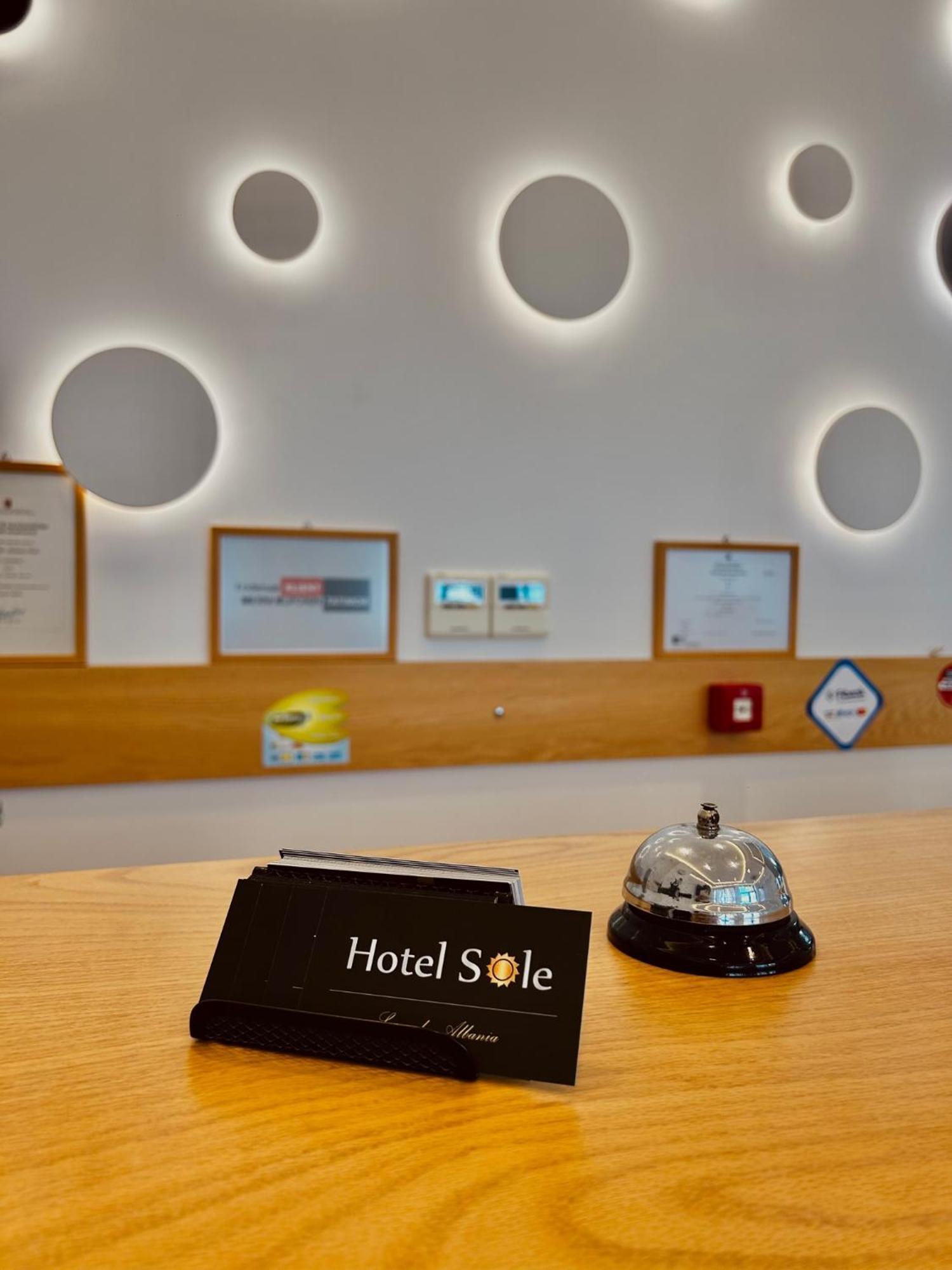 Hotel Sole Sarandë エクステリア 写真