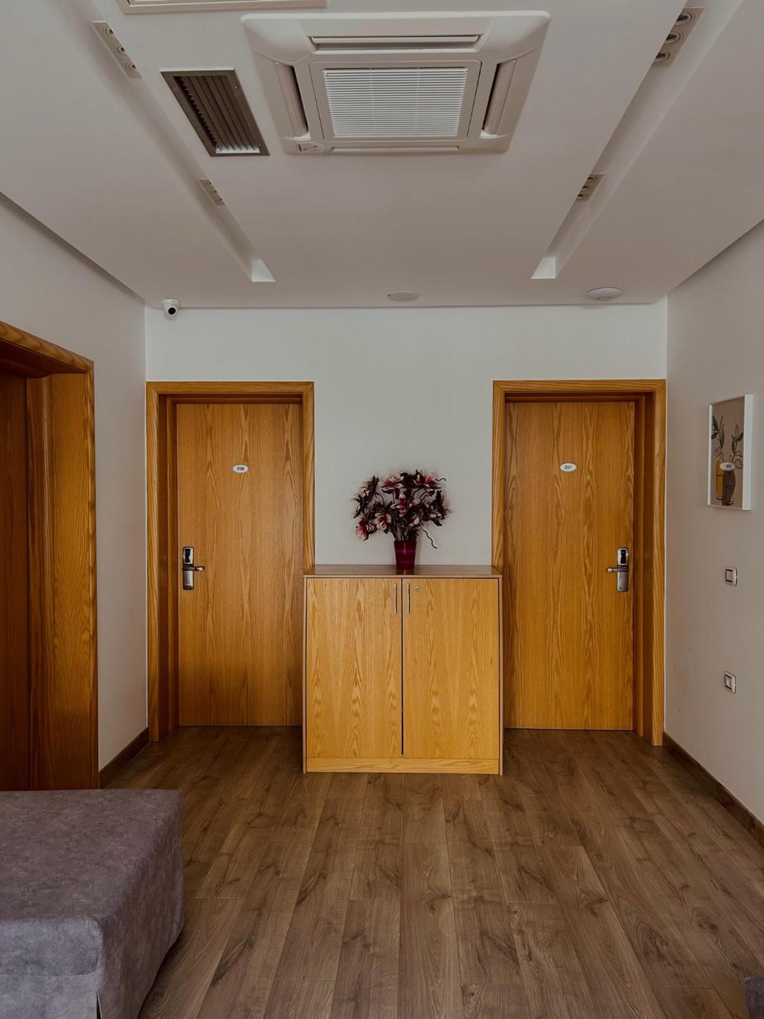 Hotel Sole Sarandë エクステリア 写真
