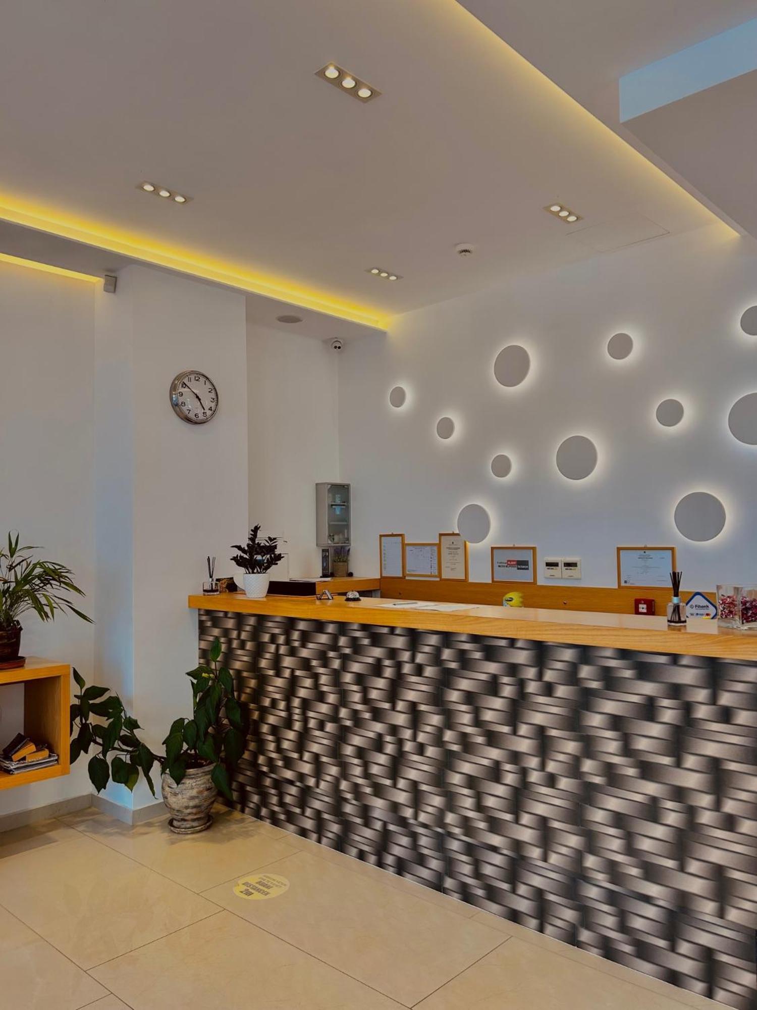 Hotel Sole Sarandë エクステリア 写真