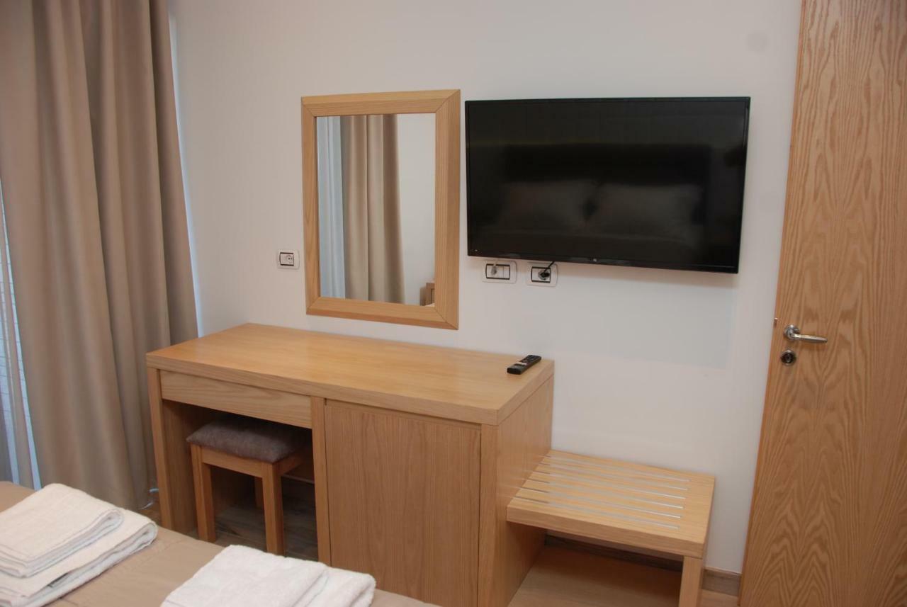 Hotel Sole Sarandë エクステリア 写真