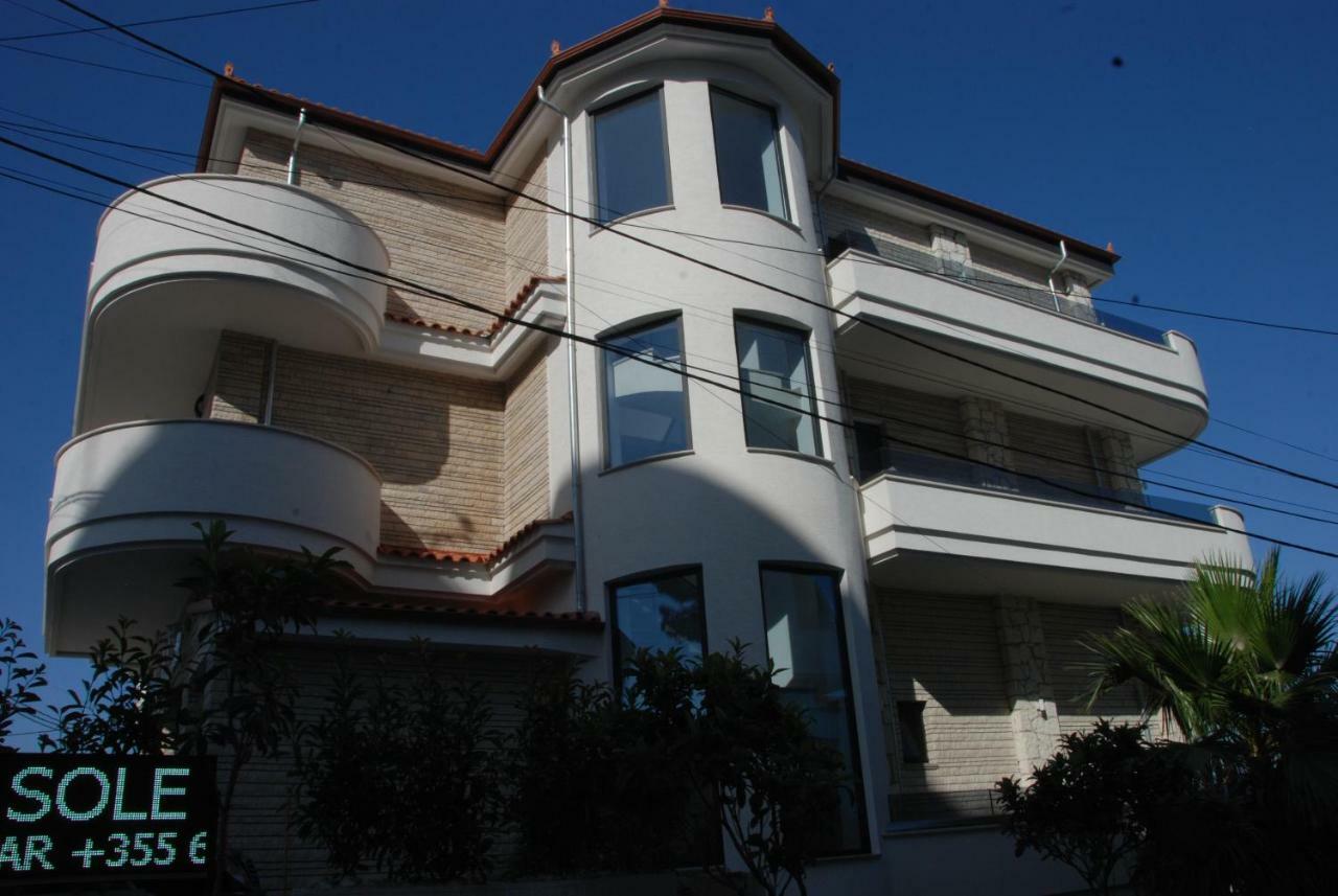 Hotel Sole Sarandë エクステリア 写真
