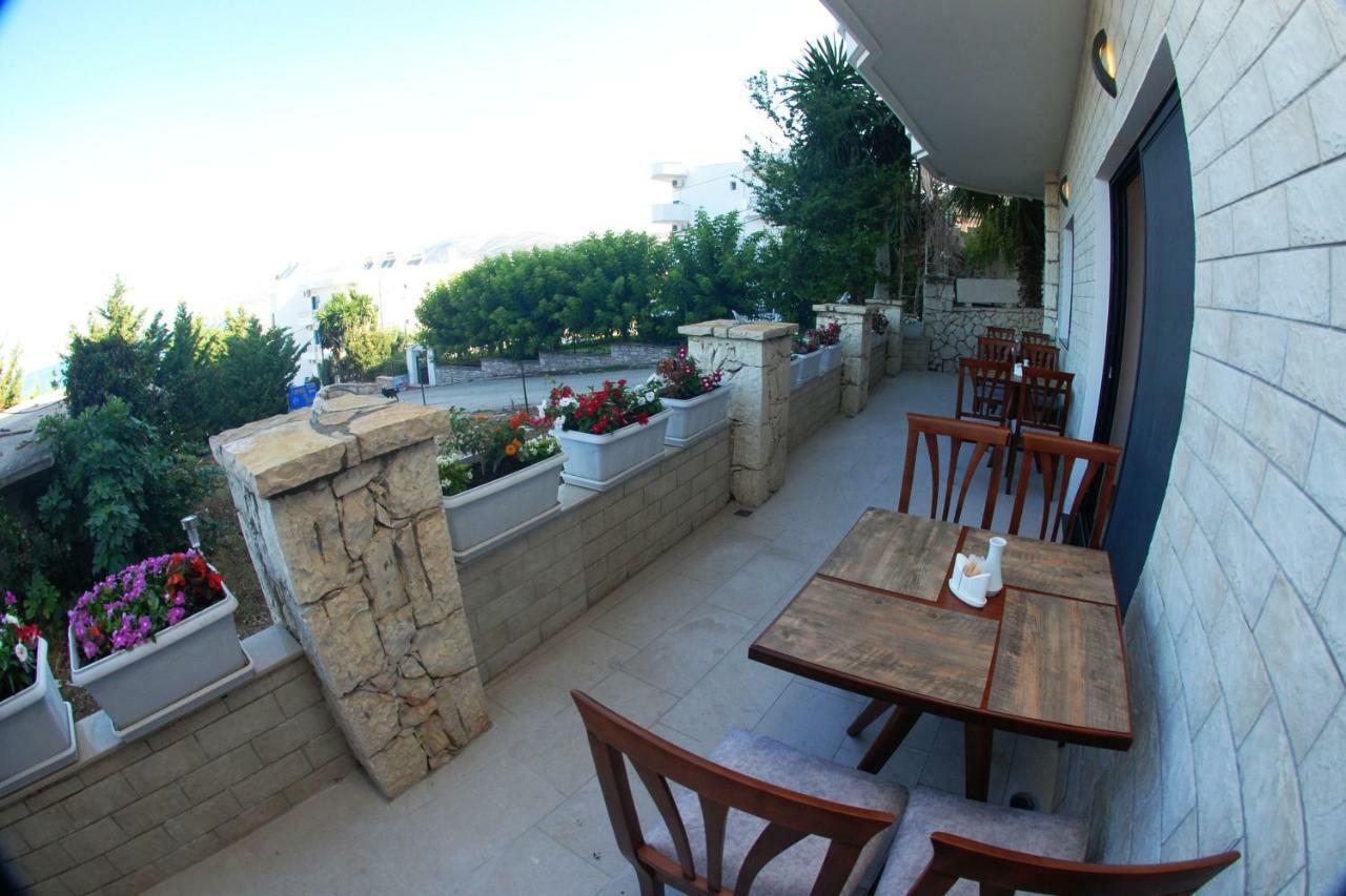 Hotel Sole Sarandë エクステリア 写真