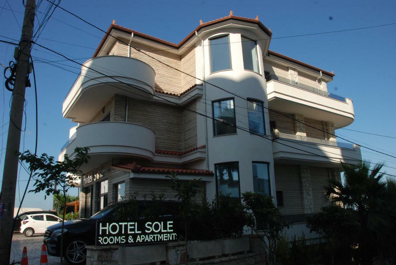 Hotel Sole Sarandë エクステリア 写真
