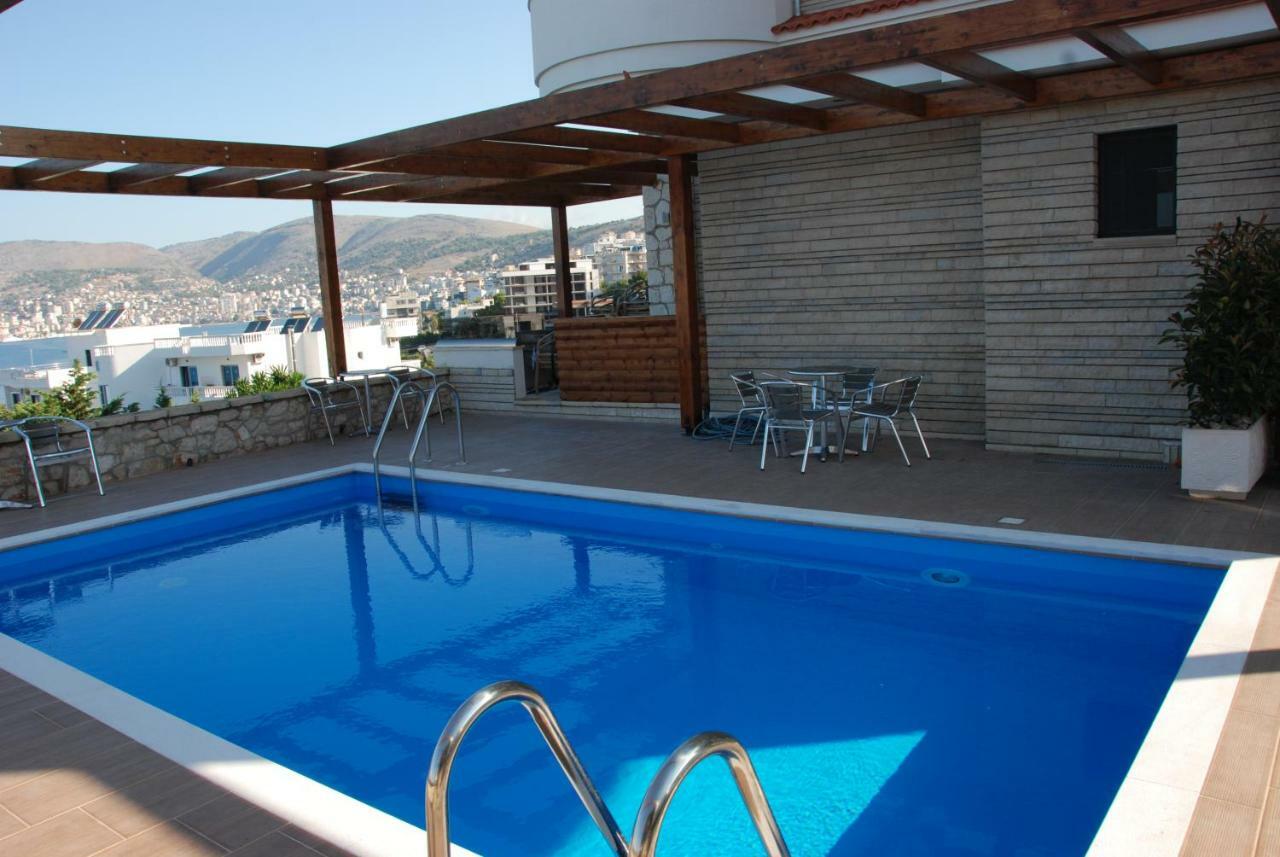 Hotel Sole Sarandë エクステリア 写真