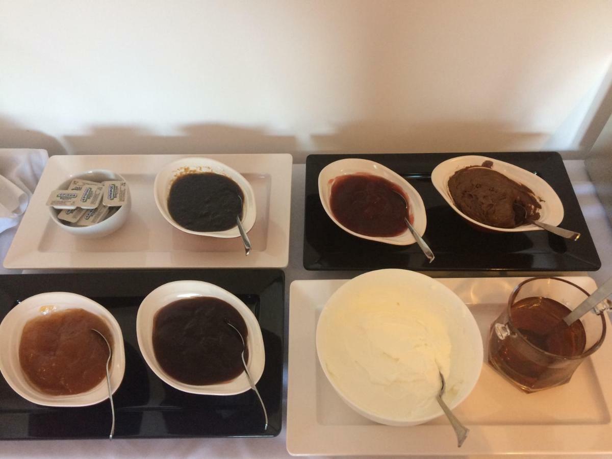 Hotel Sole Sarandë エクステリア 写真