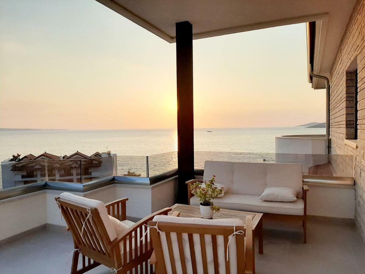 Hotel Sole Sarandë エクステリア 写真