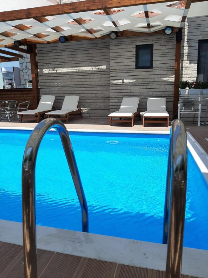 Hotel Sole Sarandë エクステリア 写真